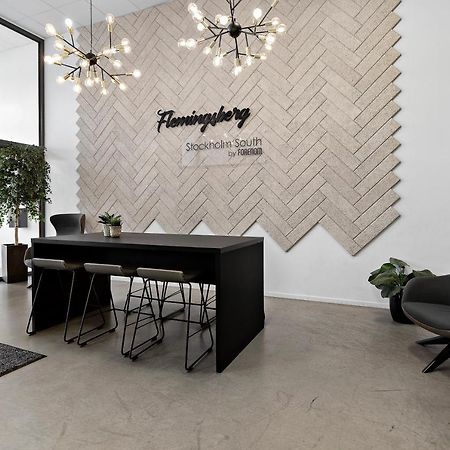 Forenom Hotel Flemingsberg - 10Min From Aelvsjoe Худинге Екстериор снимка