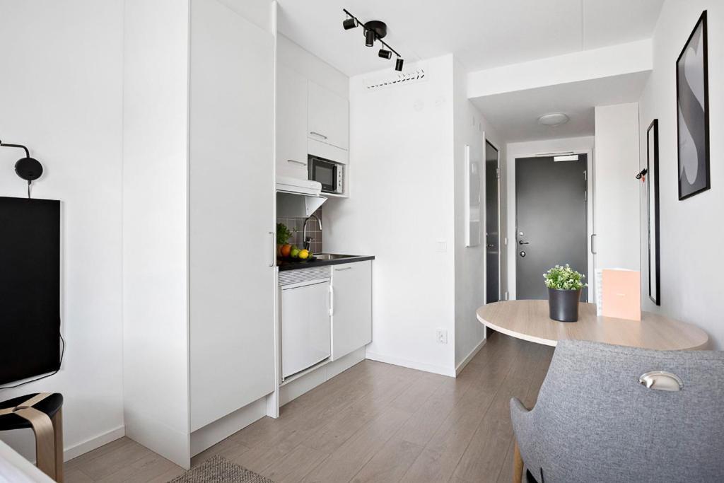 Forenom Hotel Flemingsberg - 10Min From Aelvsjoe Худинге Екстериор снимка