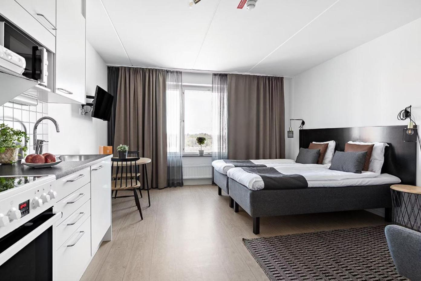 Forenom Hotel Flemingsberg - 10Min From Aelvsjoe Худинге Екстериор снимка