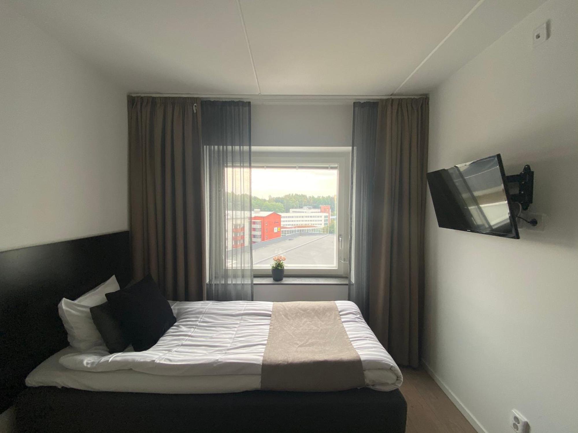 Forenom Hotel Flemingsberg - 10Min From Aelvsjoe Худинге Екстериор снимка