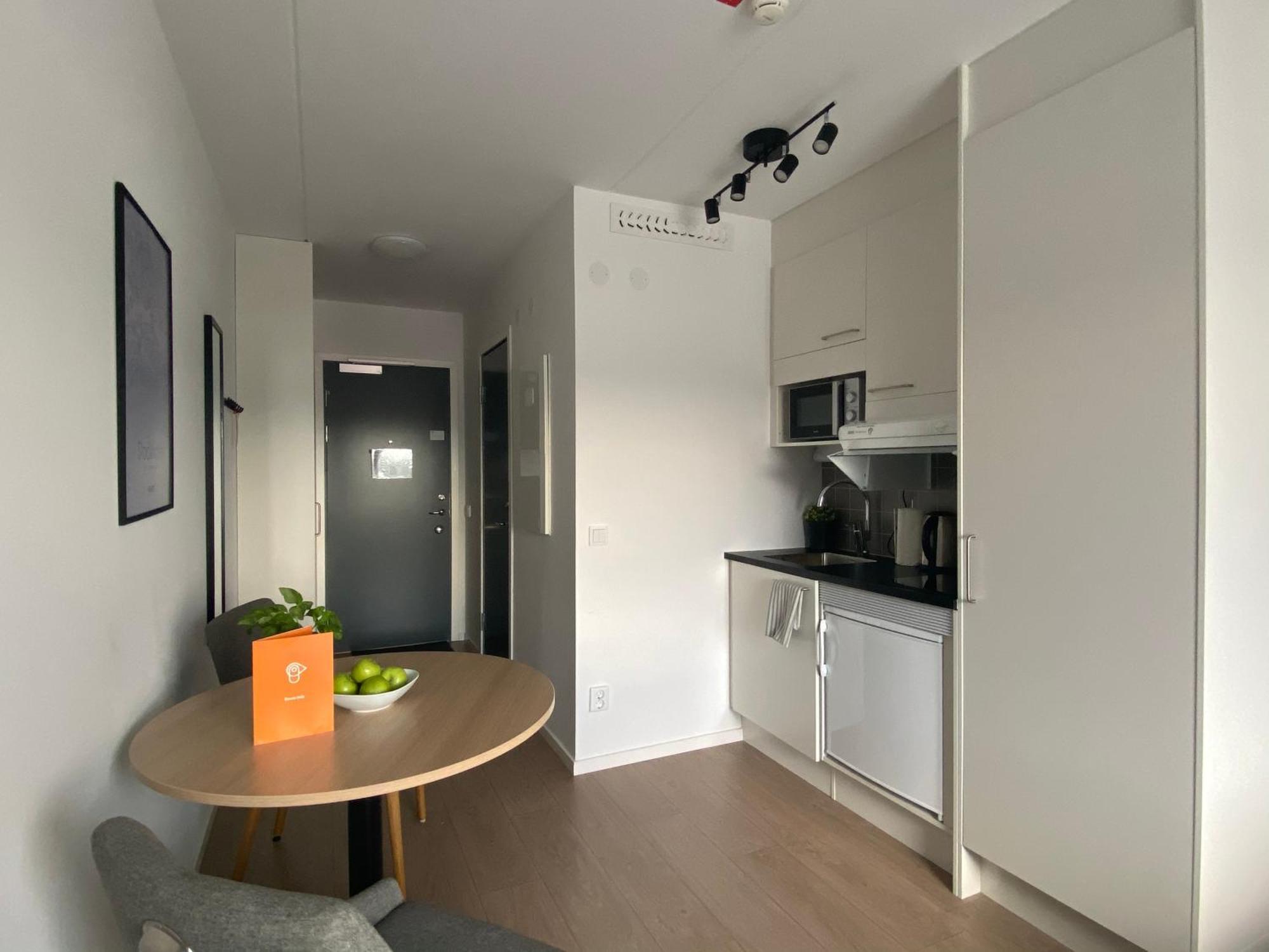 Forenom Hotel Flemingsberg - 10Min From Aelvsjoe Худинге Екстериор снимка